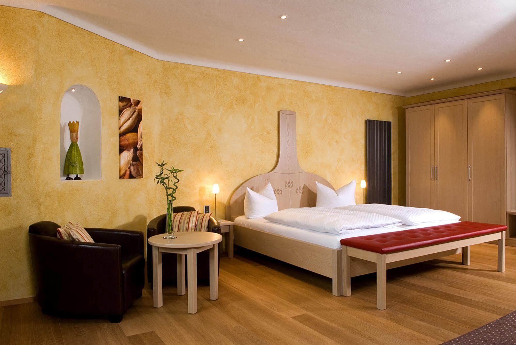מאמלסדורף Hotel & Brauereigasthof Drei Kronen מראה חיצוני תמונה