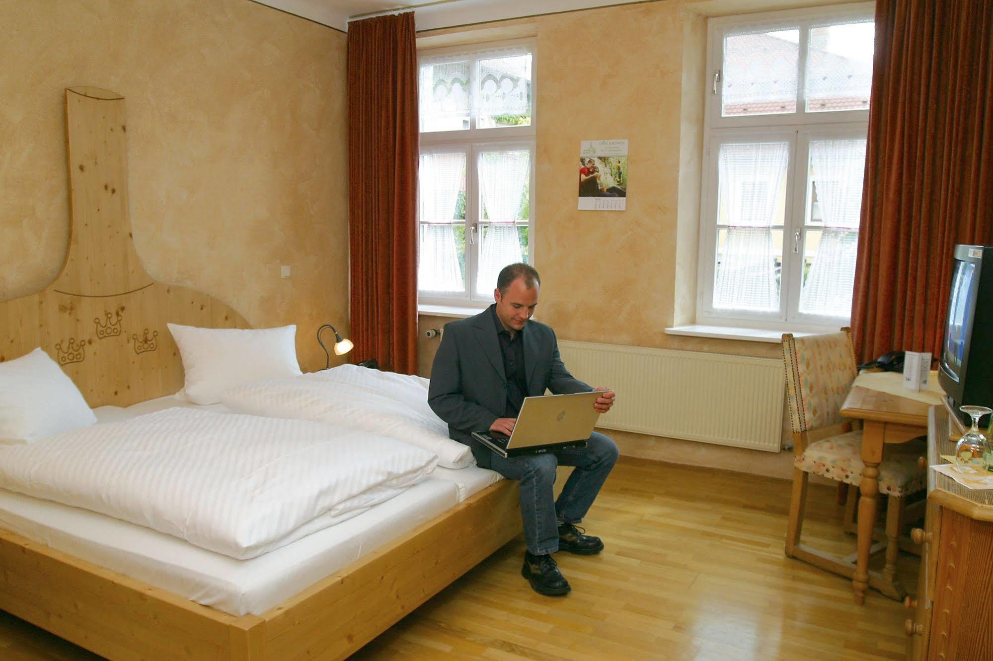 מאמלסדורף Hotel & Brauereigasthof Drei Kronen מראה חיצוני תמונה
