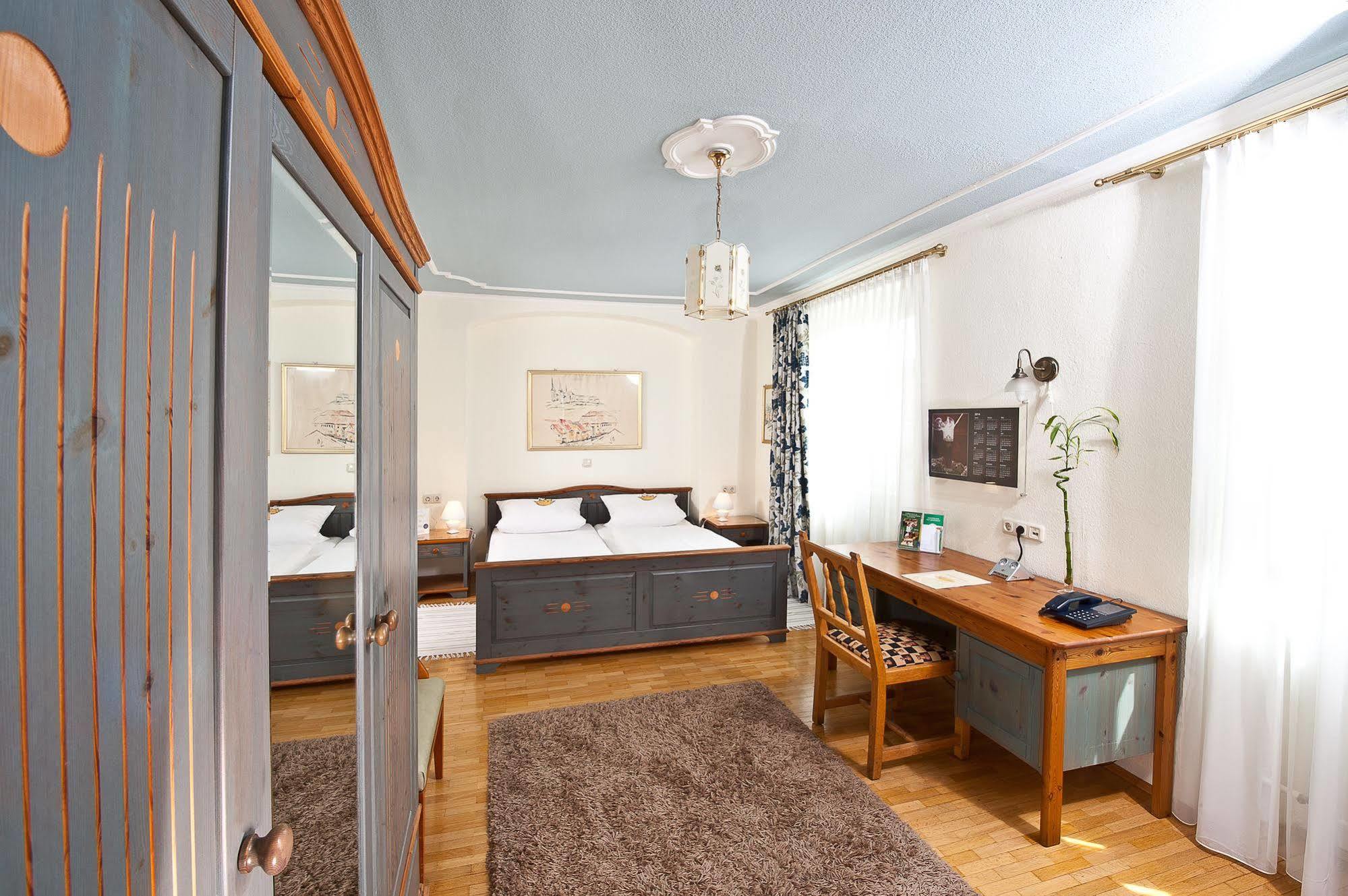 מאמלסדורף Hotel & Brauereigasthof Drei Kronen מראה חיצוני תמונה